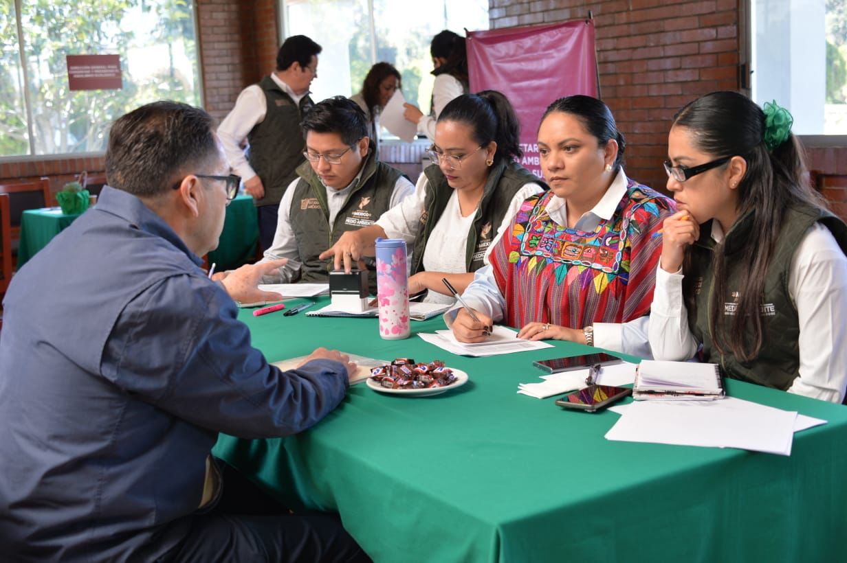 ATIENDEN EN AUDIENCIA A MEXIQUENSES LA SECRETARIA DEL MEDIO AMBIENTE 