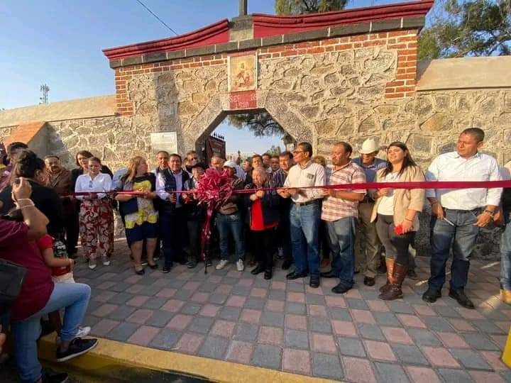 ENTREGA BARDA PERIMETRAL DEL PANTEÓN DE AYOTLA 