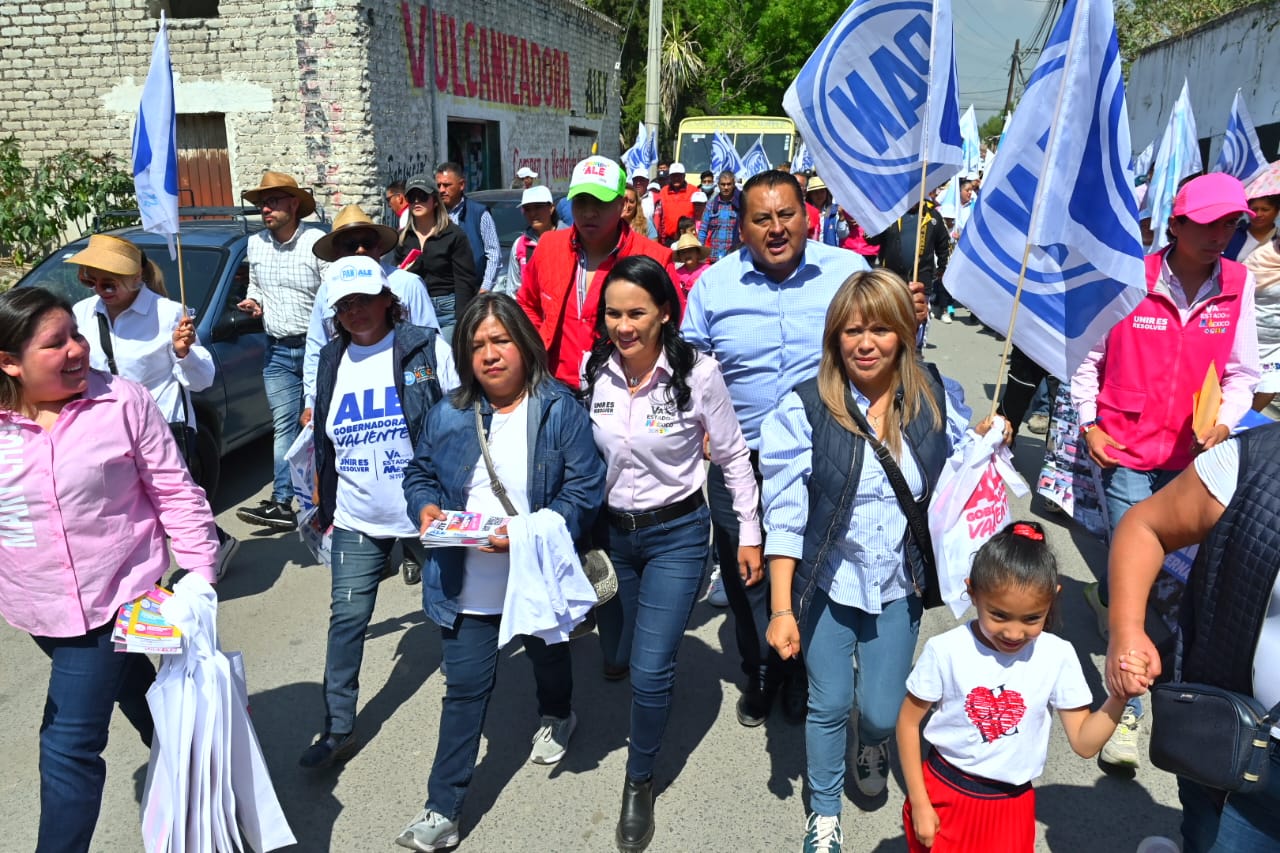 ALEJANDRA DEL MORAL RECORRE LAS CALLES 