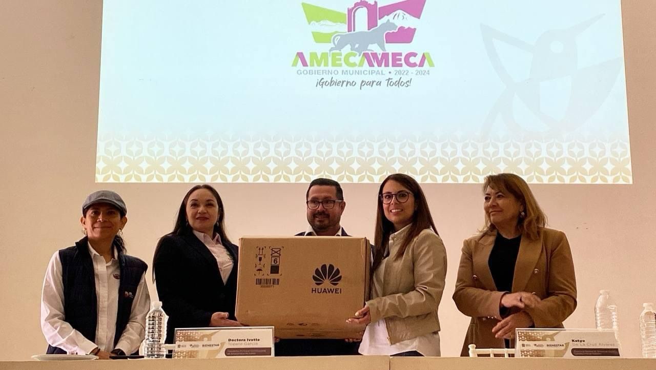 EN AMECAMECA INTERNET GRATUITO PARA TODOS 