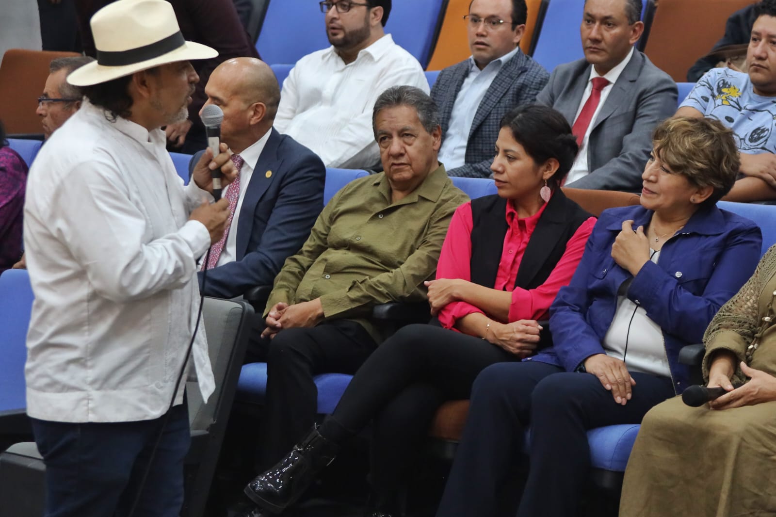 DELFINA GÓMEZ ASISTE COMO INVITADA A LA UNAM